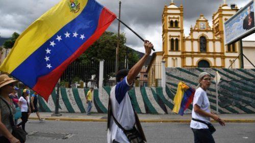 Venezuela ha bisogno di profondi cambiamenti e di una soluzione pacifica