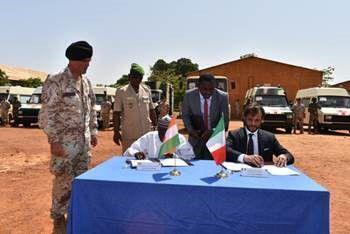 L’Italia dona 10 ambulanze al Governo del Niger