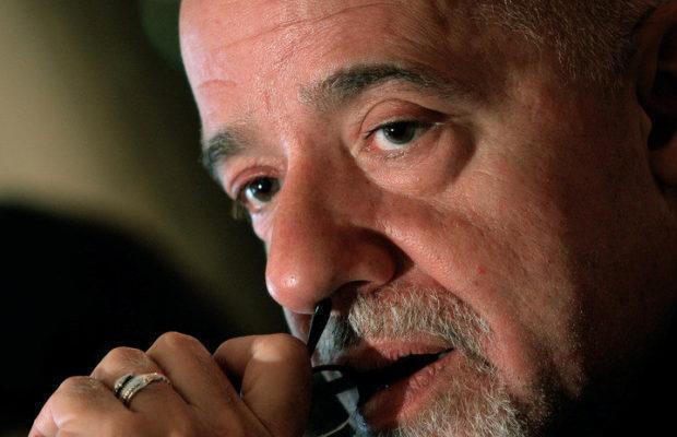 Bolivia. Paulo Coelho  «élite inescrupulosa y desvergonzada» apunta con riflesSalva