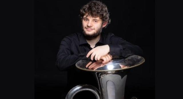 Gianmario Strappati e la sua tuba portano la musica italiana nel mondo