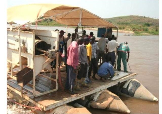 Mbujimayi : grâce à la relance de la MIBA, le diamant dans la roche kimberlique de massif jamais exploité, est en train d’être extrait !