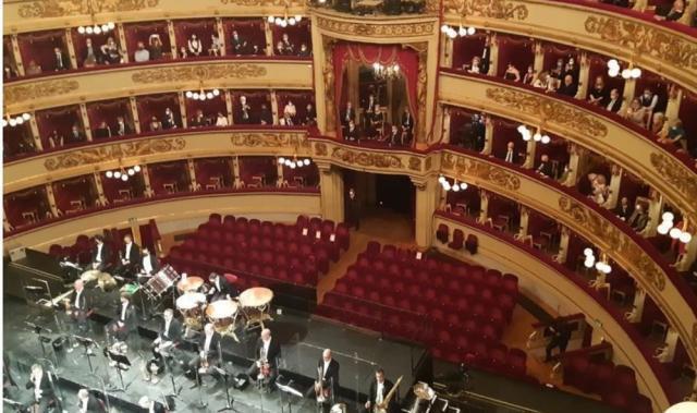 Riapre il Teatro alla Scala tra applausi e speranza di normalità