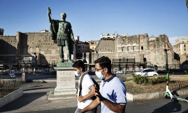 A luglio e agosto in Italia torneranno i turisti stranieri