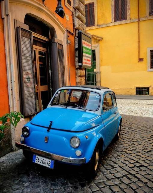 La storica fiat 500 racchiude l’Italia in un auto