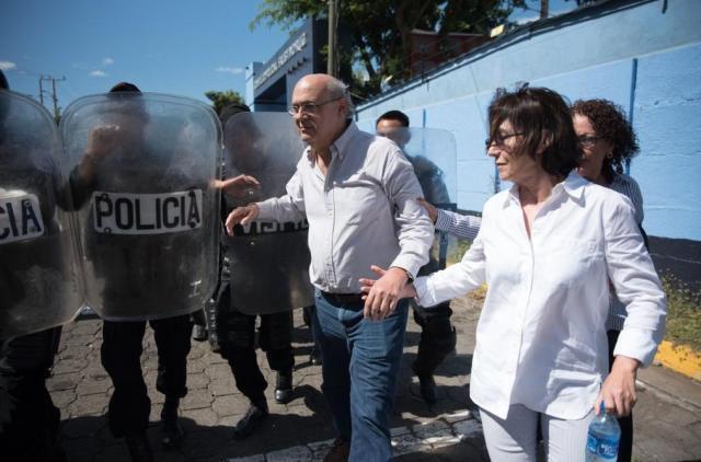 Carlos Chamorro, desde su exilio en Costa Rica: “Ortega quiere rehenes para negociar”