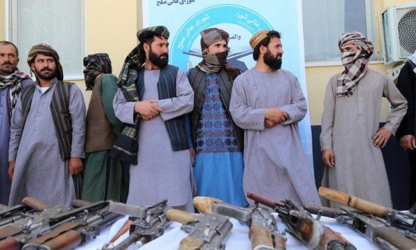 I Talebani perdono il pelo ma non il vizio