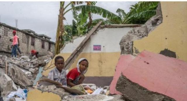 Haiti dopo un mese dal terremoto 260.000 bambini hanno ancora bisogno di assistenza umanitaria