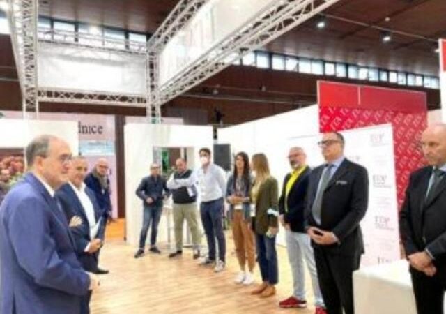 Serbia: l’Ambasciatore Lo Cascio visita il “Padiglione Italia” alla Fiera Agricoltura di Novi Sad