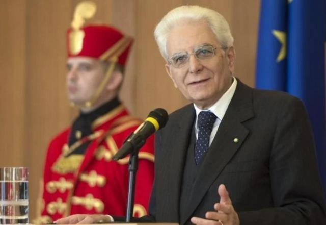 Il presidente Mattarella conferisce onorificenze a 33 eroi civili