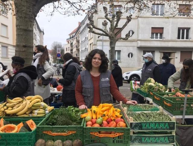 Strasburgo, Francesca e il mercato della solidarietà: con poco si riesce a fare del bene