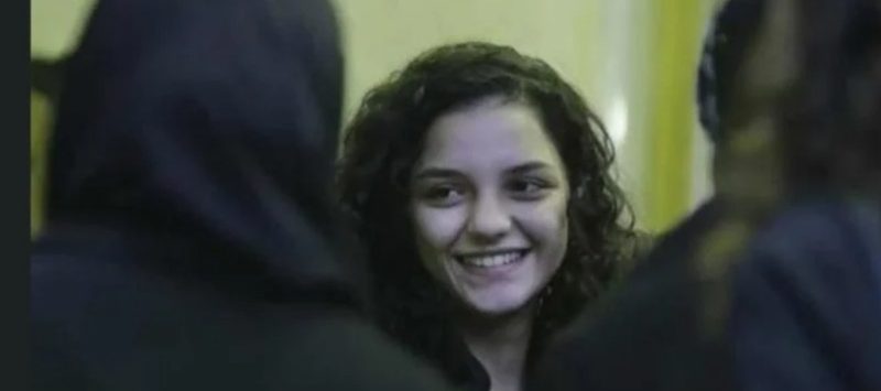 In Egitto scarcerata Sanaa Seif, attivista per i diritti umani sorella di Alaa Abdel Fattah
