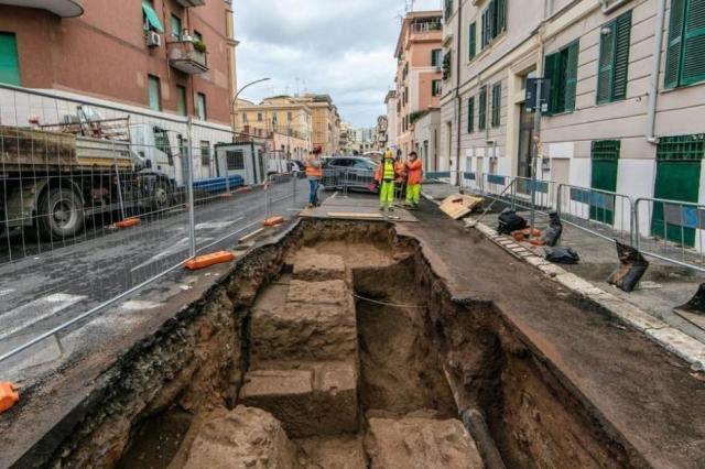 Scoperte archeologiche all’Appio, piccoli mausolei in via Tosti