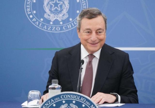 I partiti vogliono fregare Draghi ma chissà che alla fine non restino fregati loro
