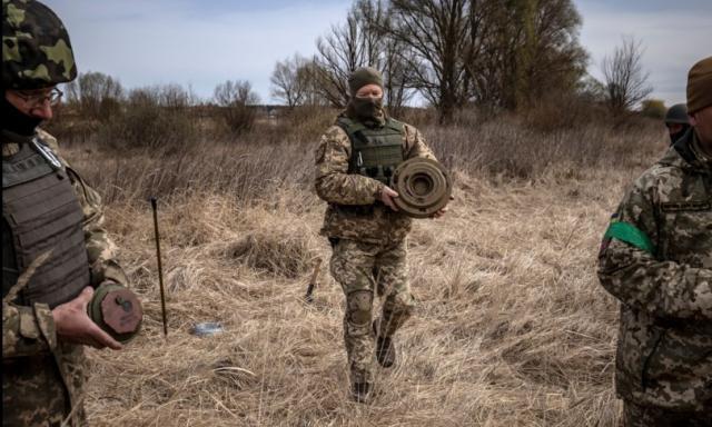 Le forze speciali del Regno Unito stanno addestrano le truppe ucraine a Kiev