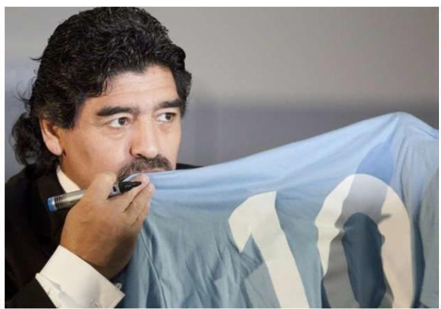 Morte Maradona, otto rinviati a giudizio per “omicidio colposo”