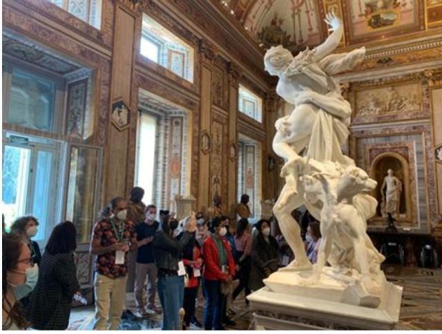 Arte e solidarietà alla galleria borghese di Roma