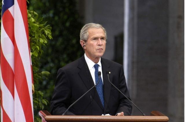 La gaffe di Bush: vuole accusare Putin, ma parla di “invasione dell’Iraq”