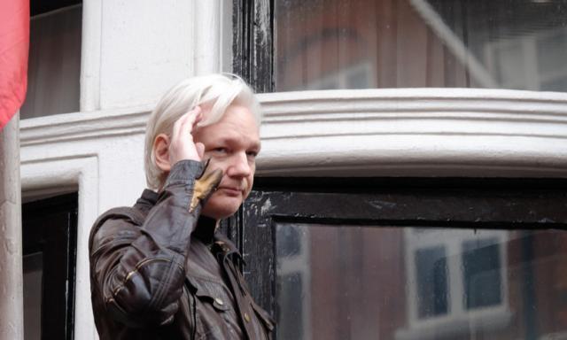 Via libera all’estradizione di Assange negli Usa