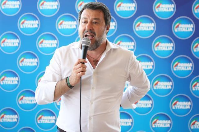 Salvini “Meloni vuole abolire reddito di cittadinanza? Io lo cambierei”