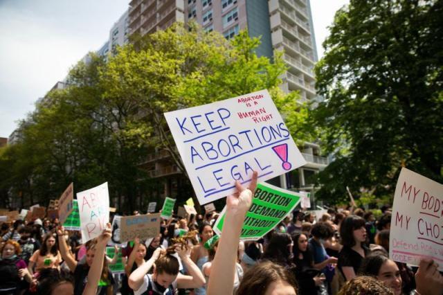 Usa, Corte Suprema abolisce la sentenza sul diritto all’aborto