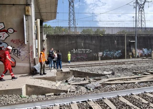 Treno ad alta velocità deraglia nella galleria Serenissima a Roma