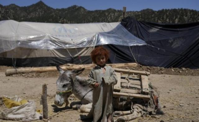 Il terremoto aggrava la povertà. I più colpiti sono i bambini. 121 sono morti