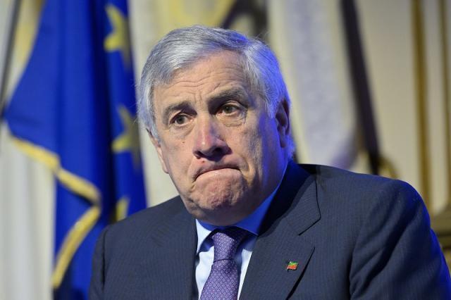 Tajani “Chi ha lasciato Fi deve dimettersi dal Parlamento”
