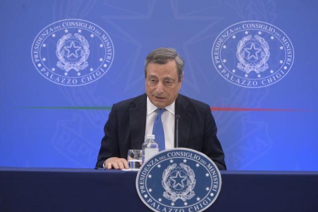 Governo, Draghi “Aiutiamo imprese e famiglie su caro prezzi”