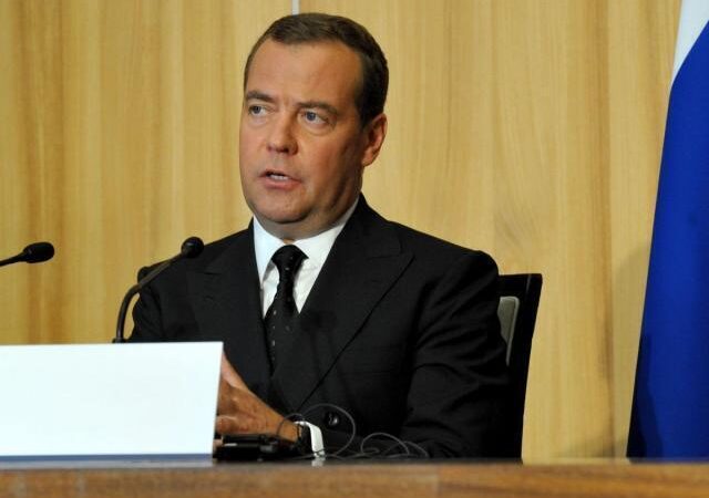 Medvedev agli europei “Alle urne punite i vostri governi”