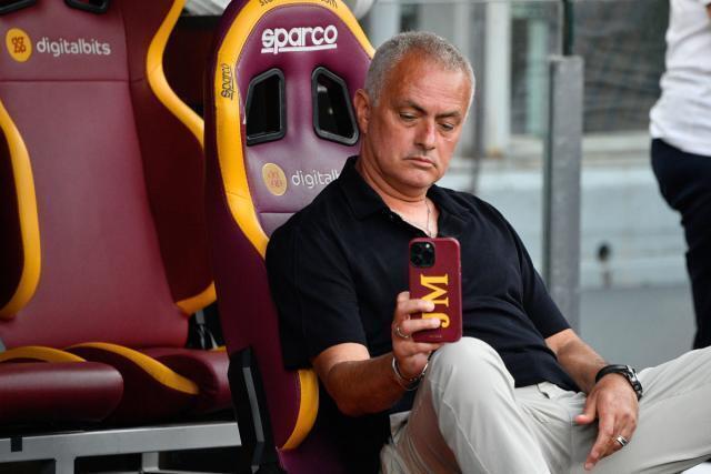 Mourinho sfida la Juve “A Dybala non servono consigli”