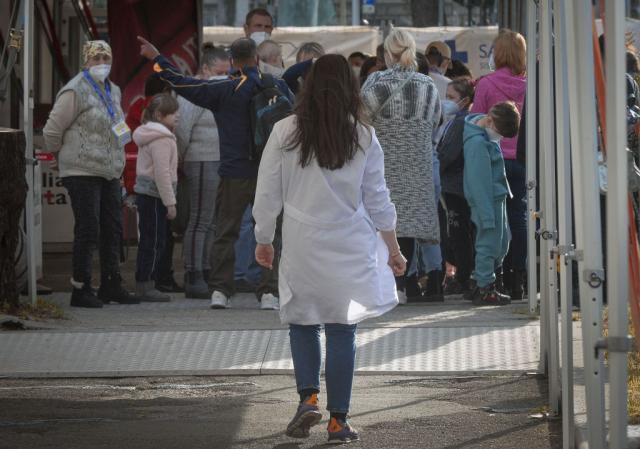 Covid, In Italia 17.668 nuovi positivi e 48 vittime