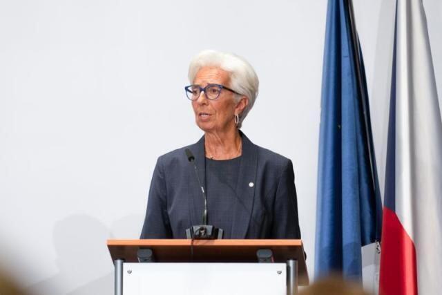 Bce, Lagarde “Prevediamo nuovi rialzi dei tassi di interesse”