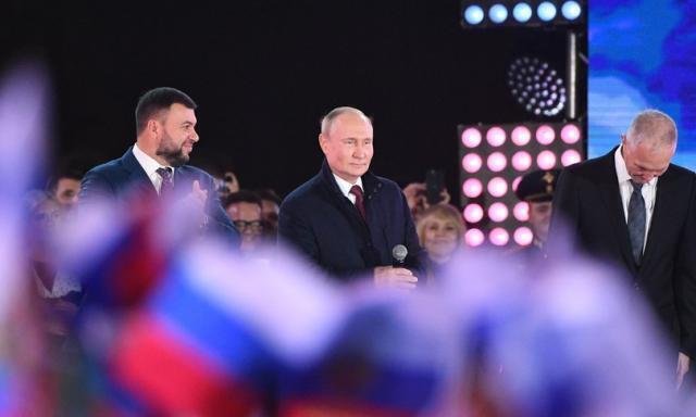 Putin celebra l’annessione delle 4 regioni ucraine: “Saranno russe per sempre”