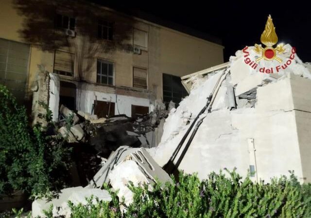 Cagliari, Crolla Aula Magna Università, per ora nessun ferito