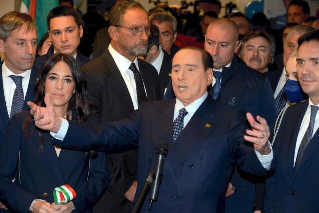 Governo, Berlusconi “Base stabile, spero possa migliorare il Paese”