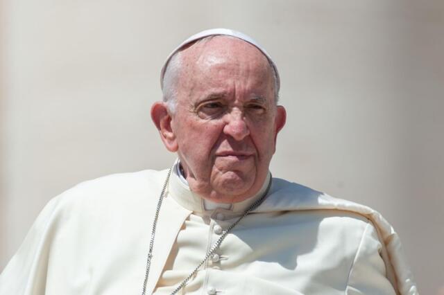 Immigrazione, Papa “Mai più viaggi della morte”