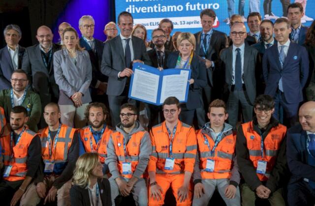 Lavoro, nasce Distretto Italia per formare 10 mila giovani