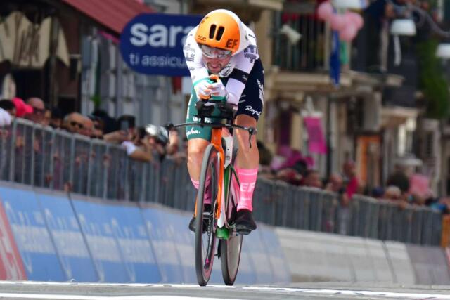 Healy vince l’8^ tappa del Giro, Leknessund resta in rosa
