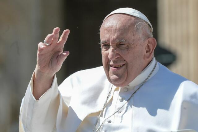 Papa Francesco “La Chiesa non ha porte e accoglie tutti”