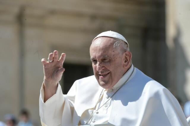 Papa “Dolore e vergogna per un nuovo tragico naufragio di migranti”