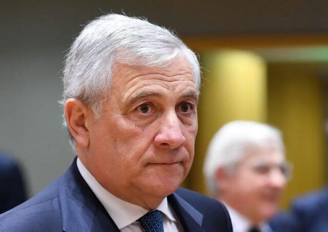 Tajani “Serve soluzione diplomatica per Niger e Gabon”