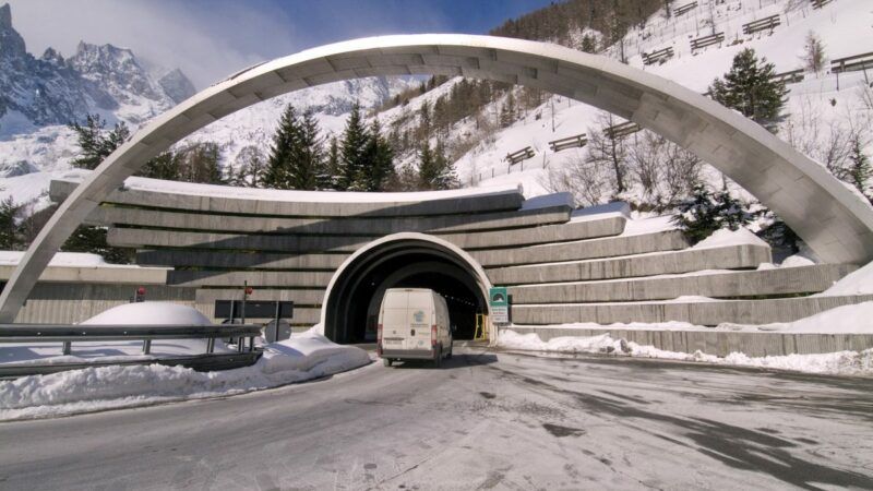 Mit “Accordo con la Francia per evitare la chiusura del Monte Bianco”