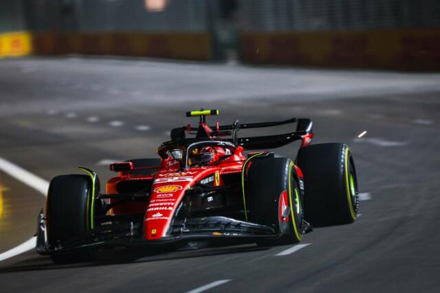 Sainz in pole position nel Gp di Singapore