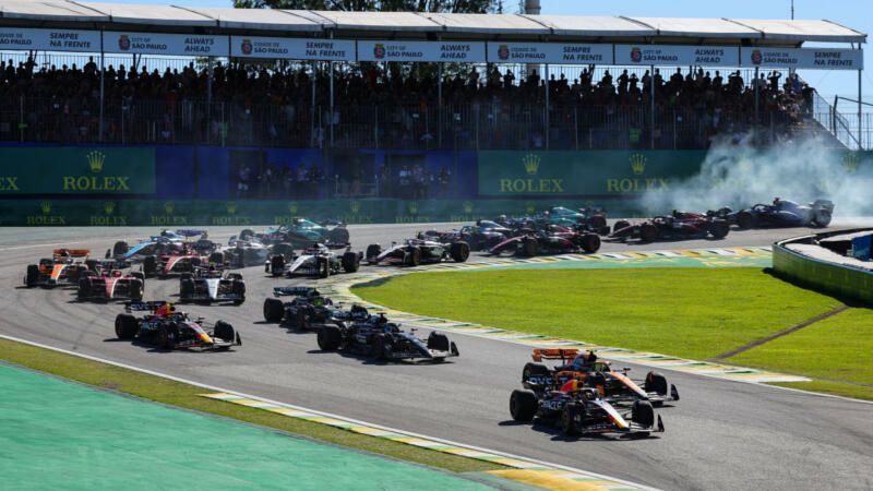 Verstappen vince in Brasile, Norris e Alonso sul podio