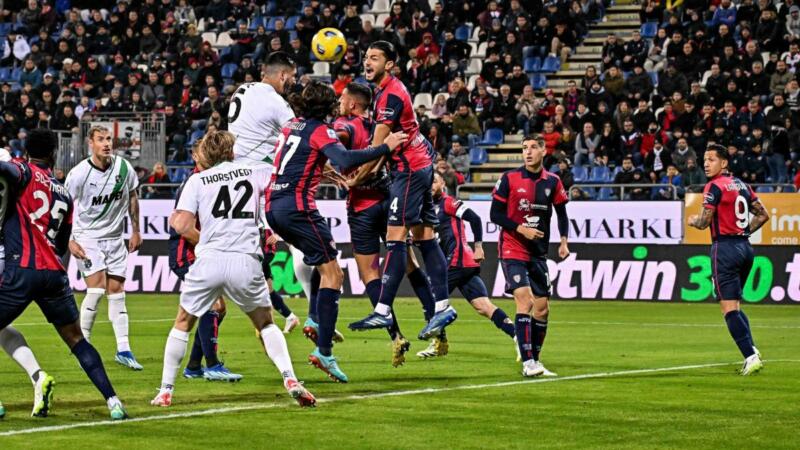 Impresa del Cagliari, Sassuolo battuto in rimonta 2-1