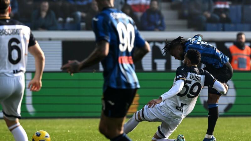 Lookman-gol, l’Atalanta chiude il 2023 battendo 1-0 il Lecce