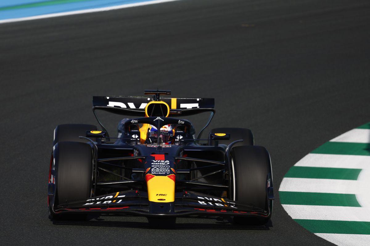 Verstappen domina il Gp d’Arabia Saudita, Leclerc terzo