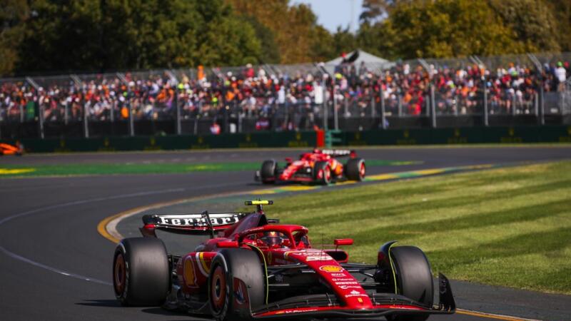 Doppietta Ferrari in Australia, vince Sainz davanti a Leclerc
