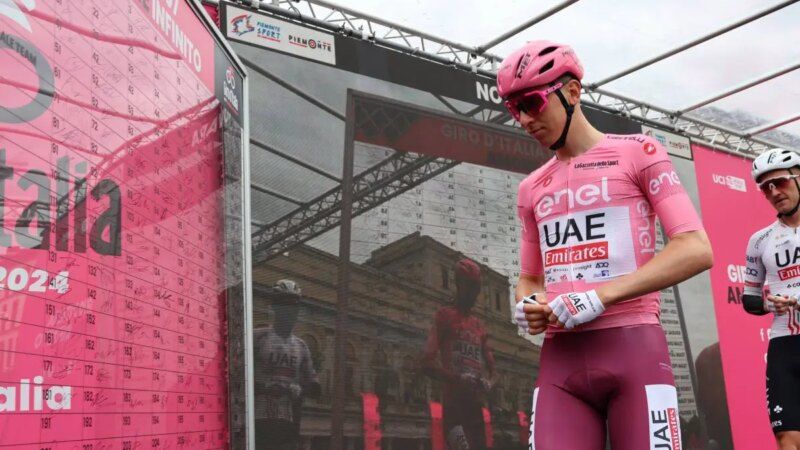 Merlier vince la 3^ tappa al Giro, Pogacar resta in rosa